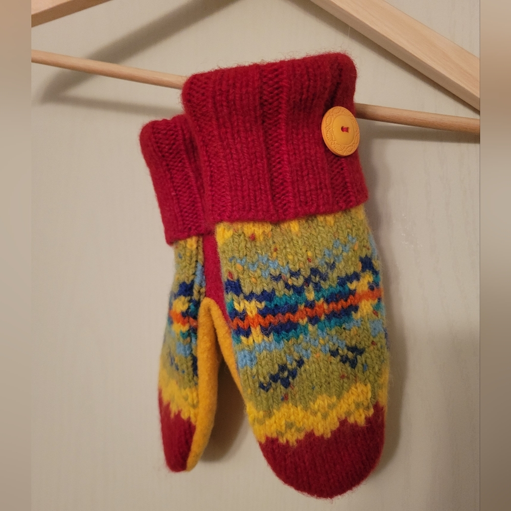 Colourful upcycled mits
